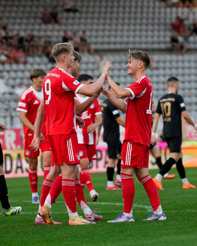 半岛体育-拜仁对阵勒沃库森全场